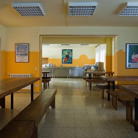 Alberg Escola De Piraguisme De Sort Esterno foto