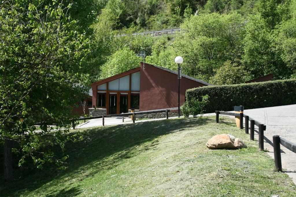 Alberg Escola De Piraguisme De Sort Esterno foto